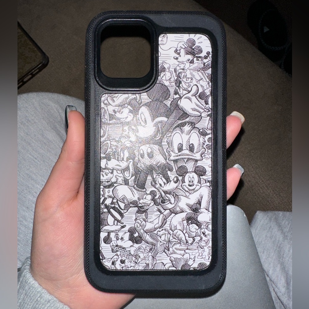 DISNEY PARKS Mickey & Friends Black & White iPHONE 12 Pro Max Case